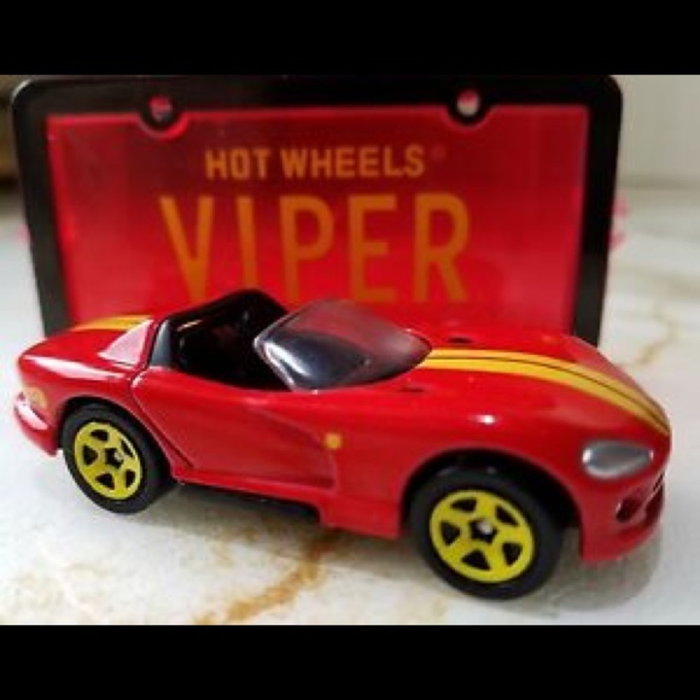1998 Hot Wheels Dodge Viper Avon Park & Plate